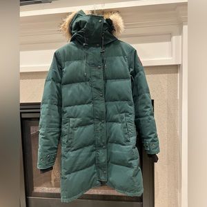 Canada Goose Women’s Shelburne Parka with Coyote Fur Trim in Vert/Green Size M